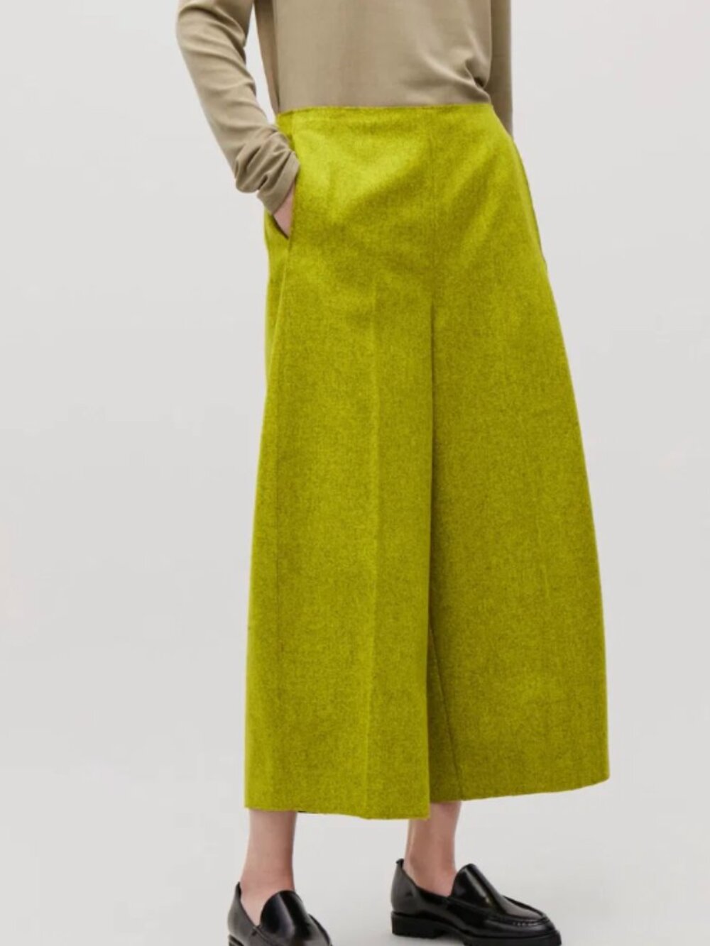 COS | Raw-Cut Rounded Wool Culottes | Size 6 - Picture 7 of 10